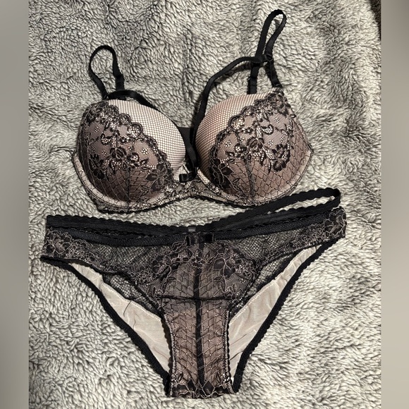 Victoria's Secret Other - Victoria's Secret Black and Cream Lace Bra Set
